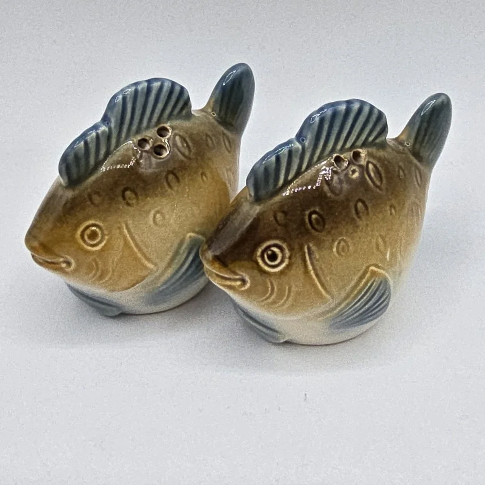 VTG Anthropomorphic Angel Fish Salt & Pepper Shakers Set